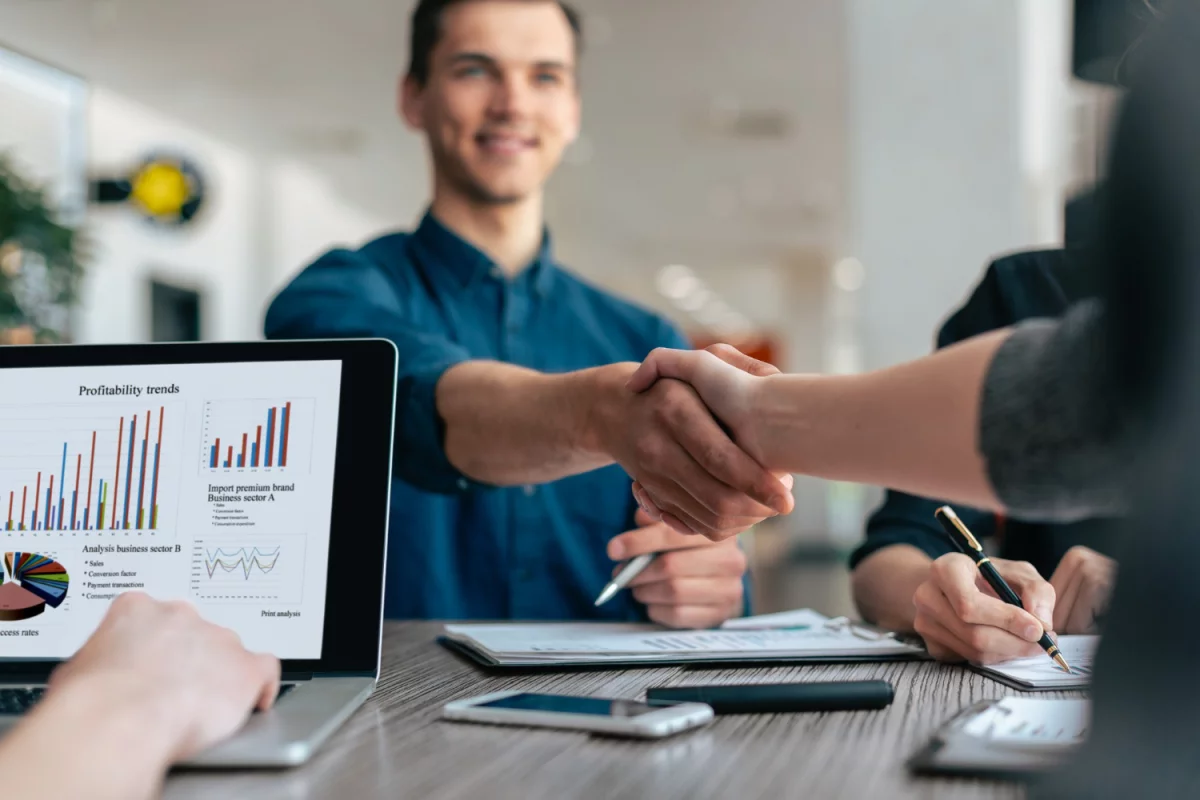 10 skutecznych sposobów, jak zachęcić dziecko do czytania z użyciem komputerów